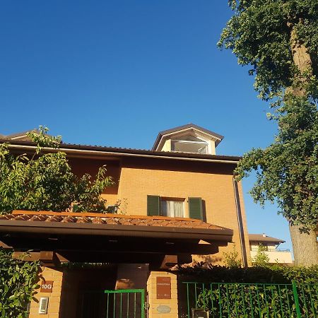 La Quercia Fiorita Hotel Trivolzio Bagian luar foto