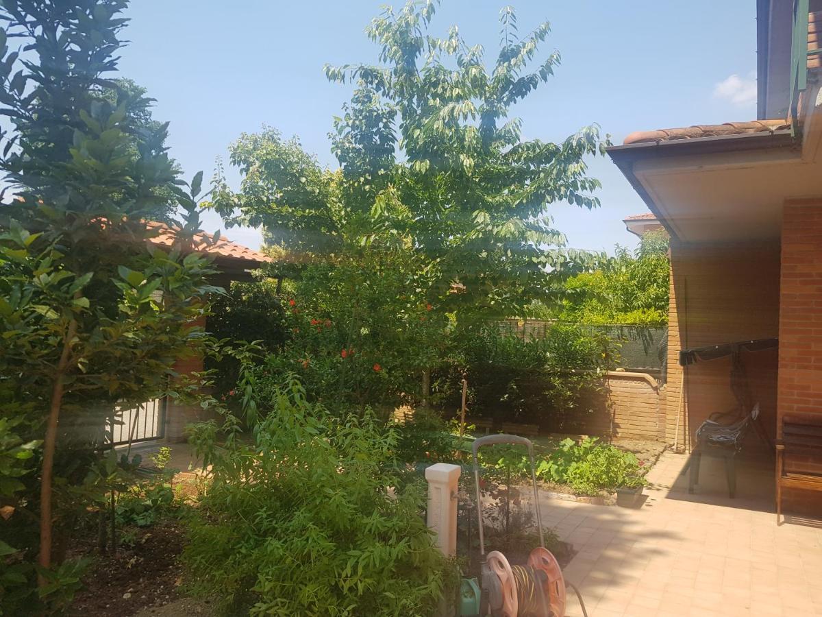 La Quercia Fiorita Hotel Trivolzio Bagian luar foto