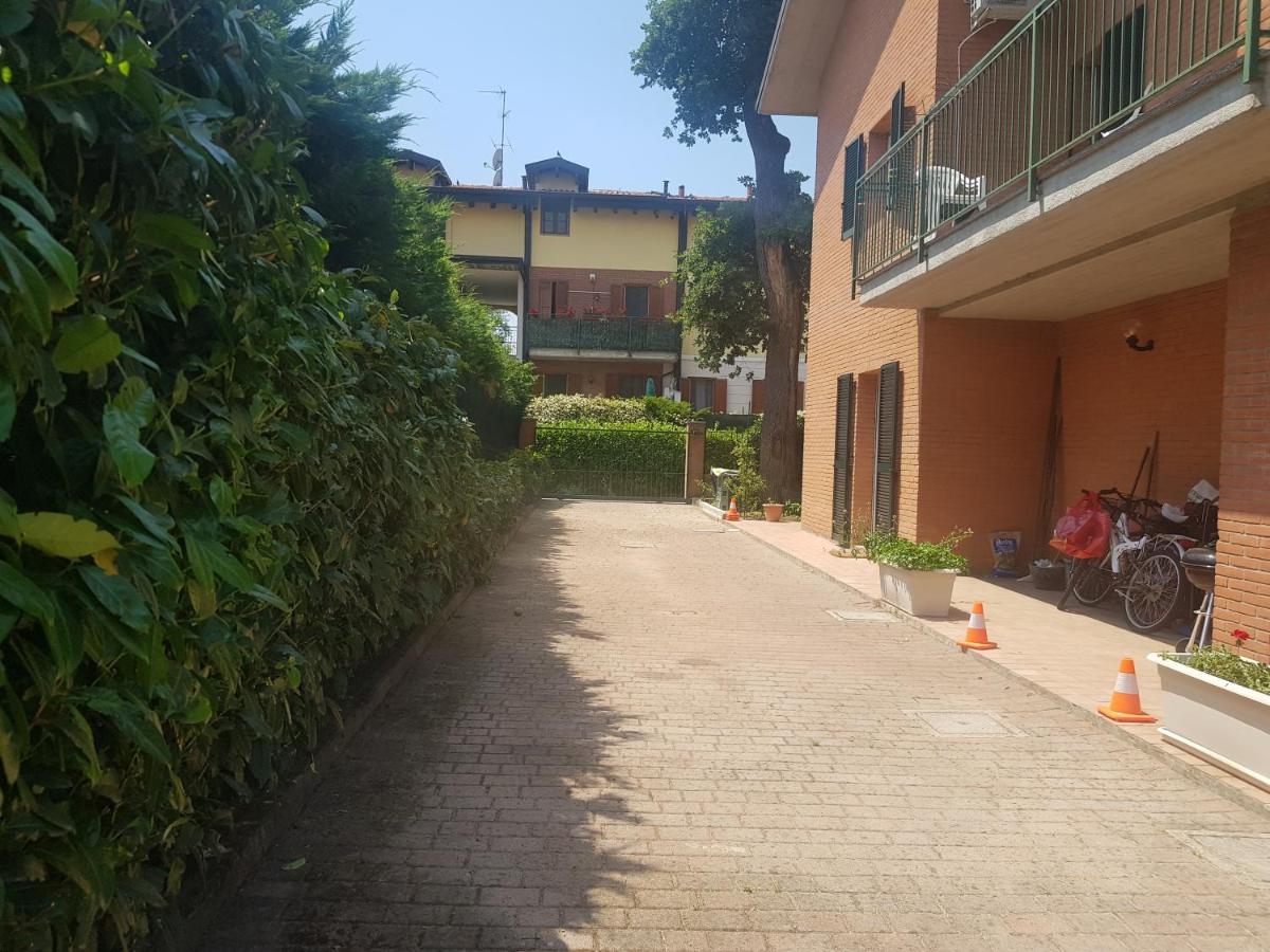 La Quercia Fiorita Hotel Trivolzio Bagian luar foto
