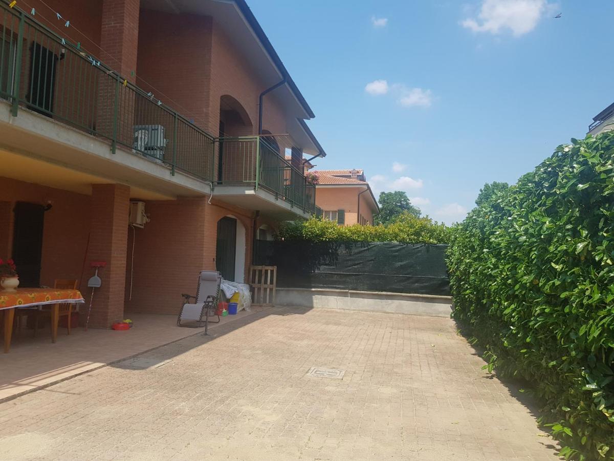 La Quercia Fiorita Hotel Trivolzio Bagian luar foto