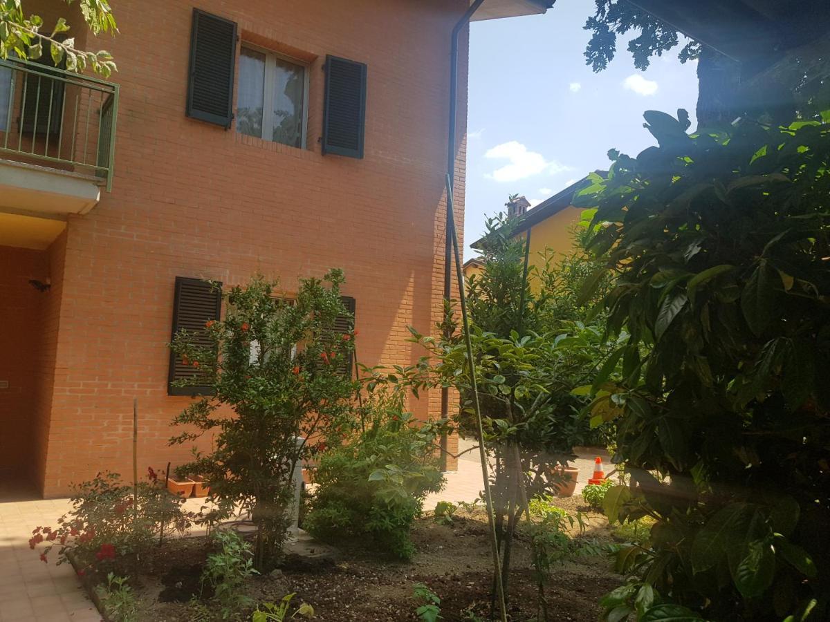 La Quercia Fiorita Hotel Trivolzio Bagian luar foto