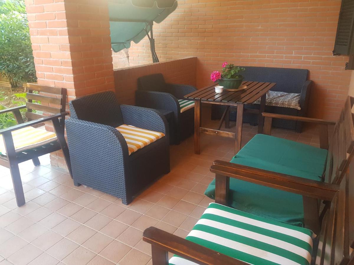 La Quercia Fiorita Hotel Trivolzio Bagian luar foto