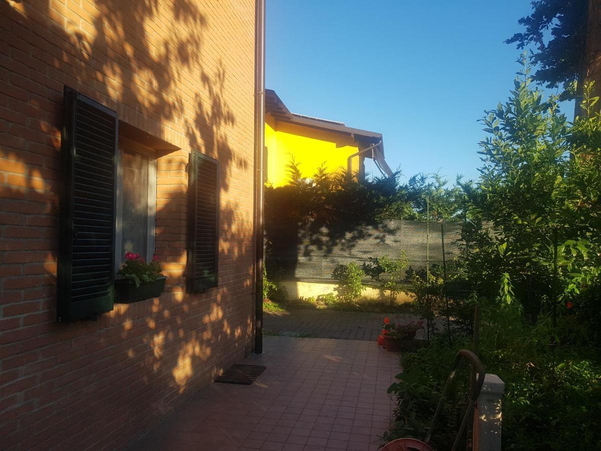 La Quercia Fiorita Hotel Trivolzio Bagian luar foto
