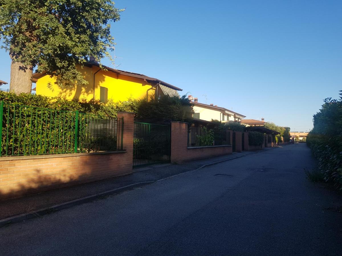 La Quercia Fiorita Hotel Trivolzio Bagian luar foto