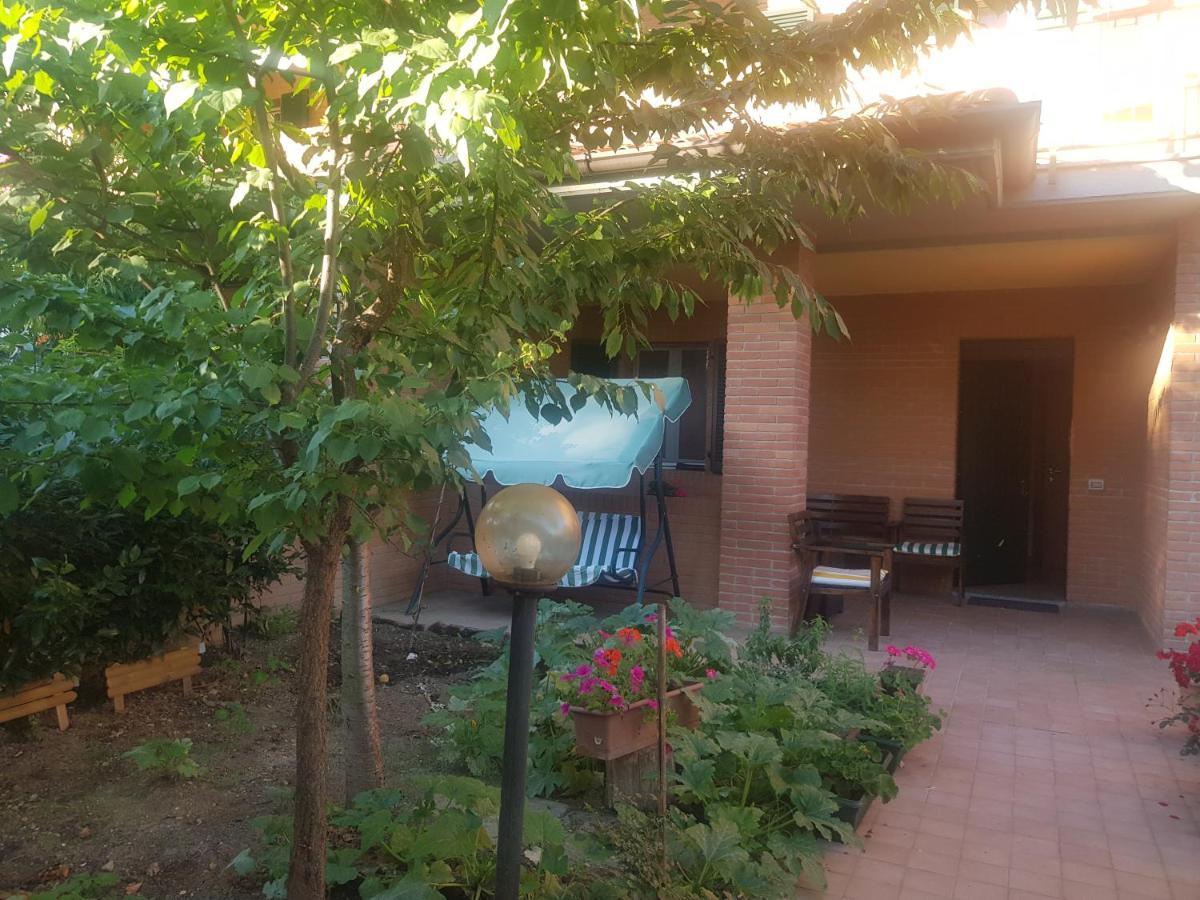 La Quercia Fiorita Hotel Trivolzio Bagian luar foto