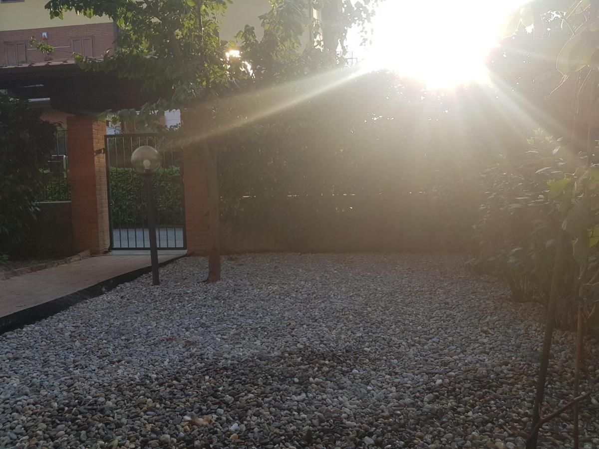 La Quercia Fiorita Hotel Trivolzio Bagian luar foto